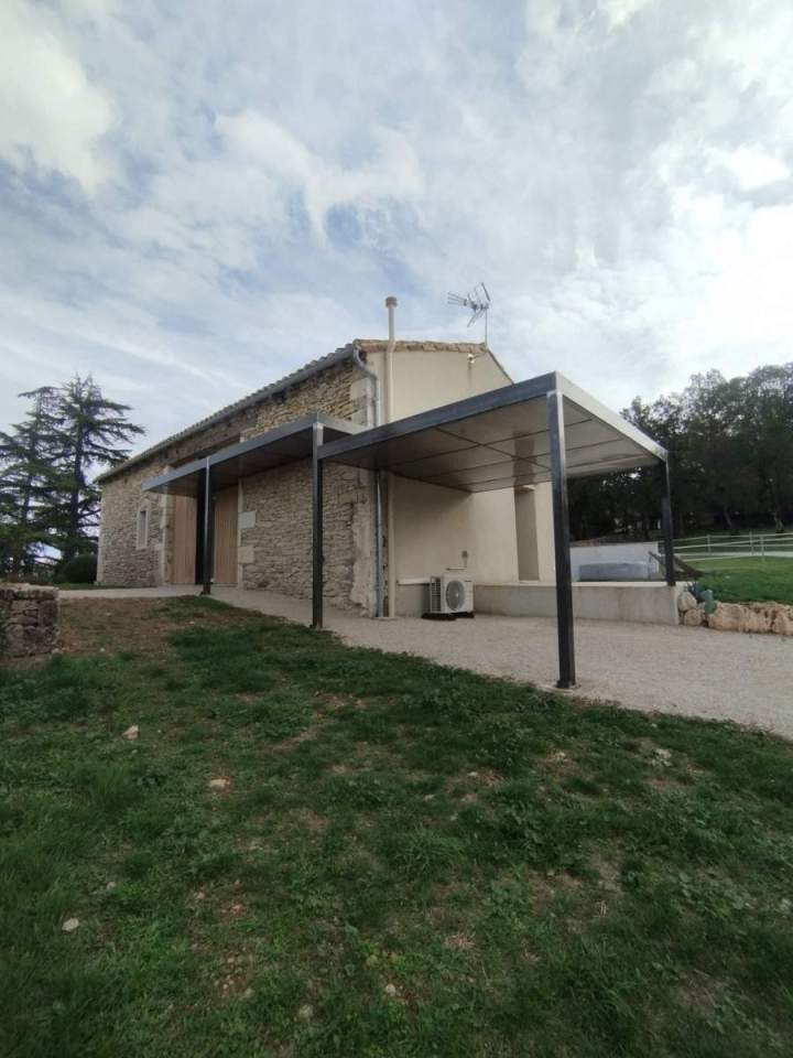 Carport vers Cahors dans le Lot (1) (Copier)